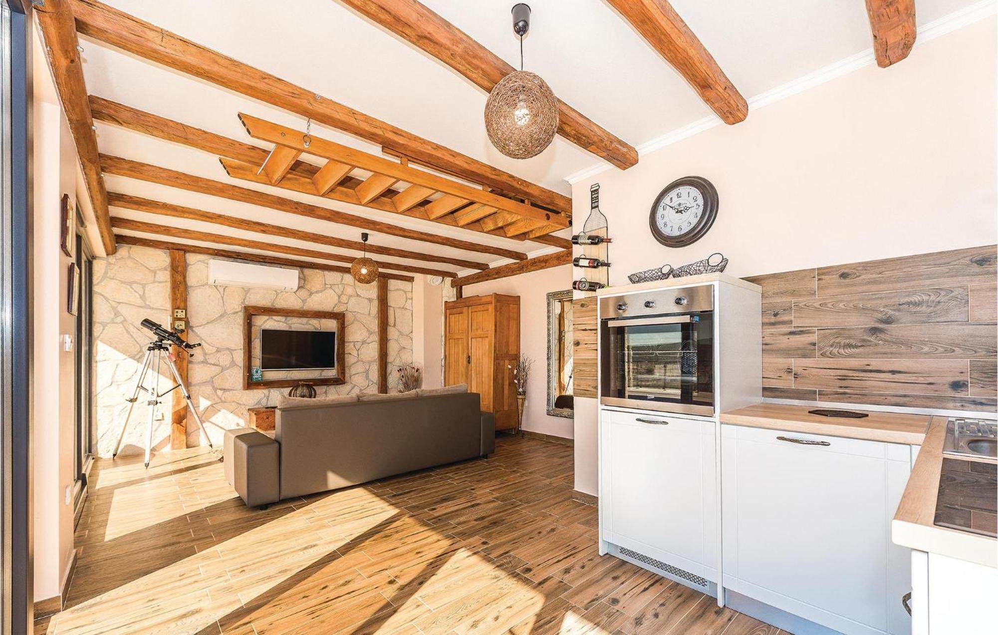 Gorgeous Home In Kijevo With Kitchen Extérieur photo