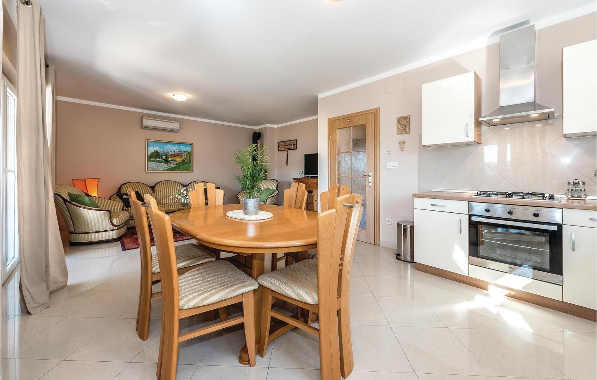 Gorgeous Home In Kijevo With Kitchen Extérieur photo