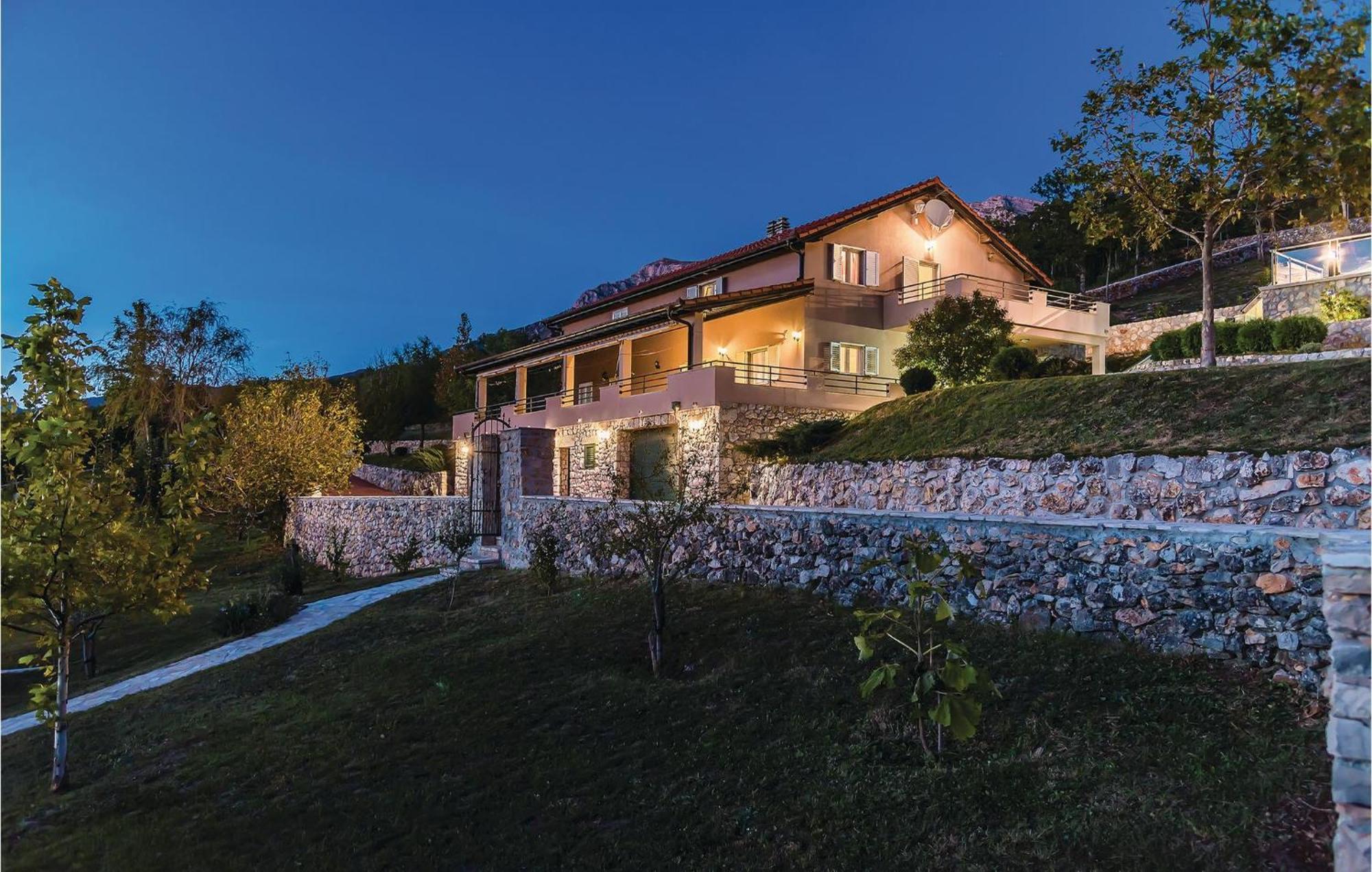 Gorgeous Home In Kijevo With Kitchen Extérieur photo