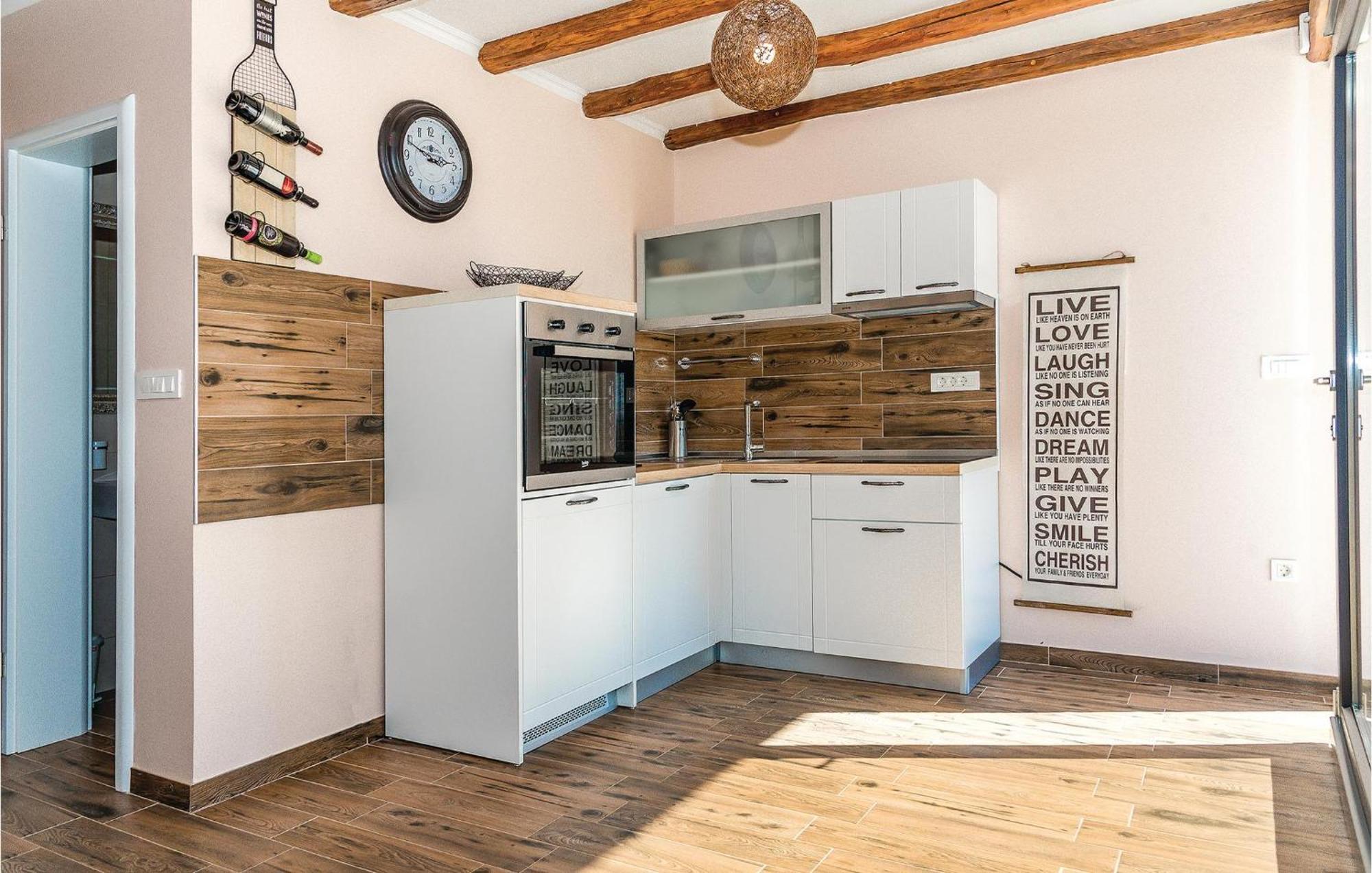 Gorgeous Home In Kijevo With Kitchen Extérieur photo